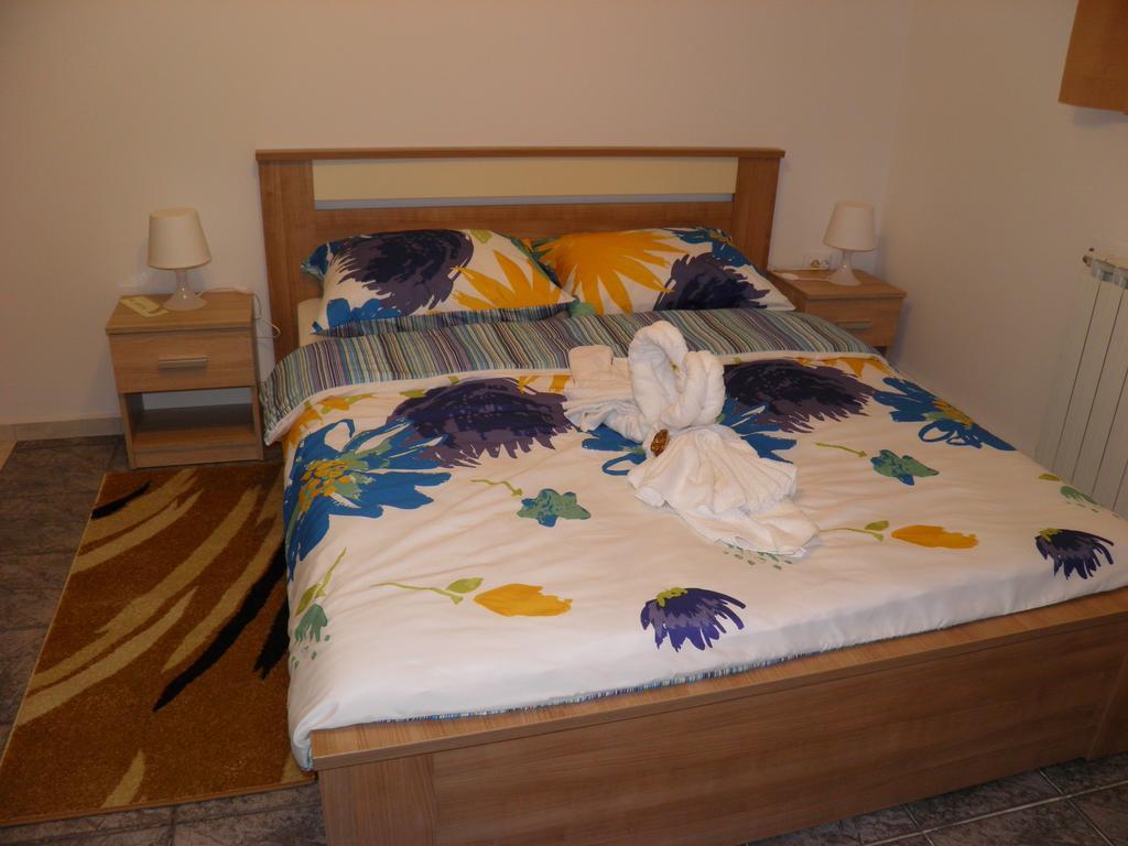 Apartman Marko Ogulin Exterior foto